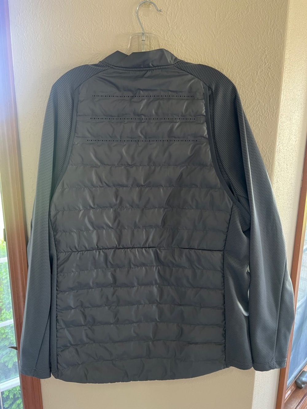 Nike Grey Quilted Golf Full-Zip Jacket with Silver Swoosh size XL - Picture 3 of 4